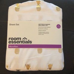 Pineapple print sheet set